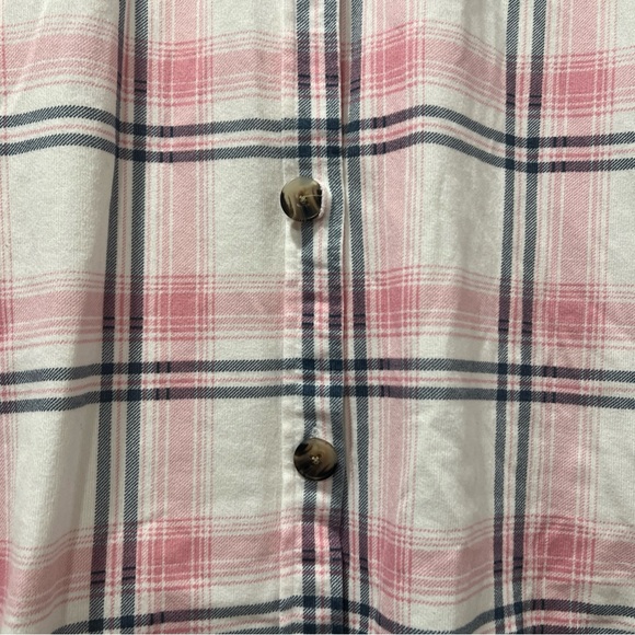 Pink and White Plaid Button-Up Shirt‎ - Picture 4 of 16